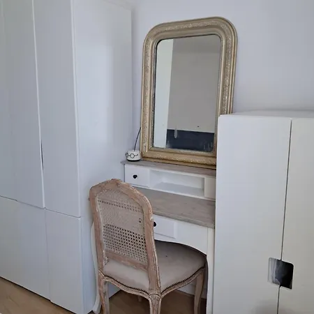 Maison De *